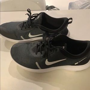 Nike Flex Experience 8